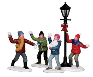 Snowball Fight! Set of 4 Figurine Lemax Village Collection