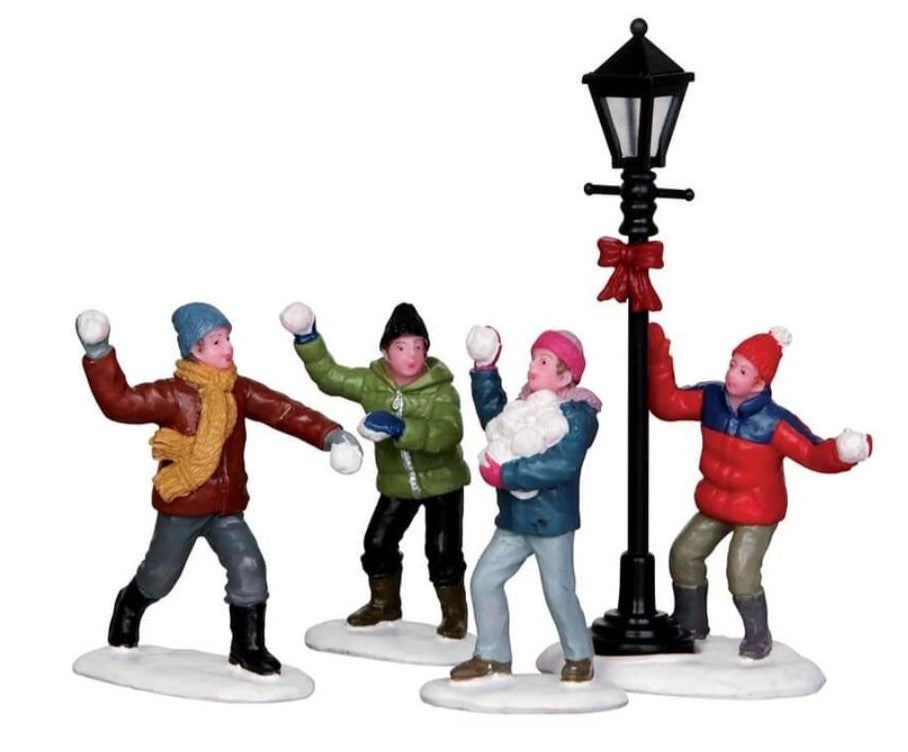 Snowball Fight! Set of 4 Figurine Lemax Village Collection